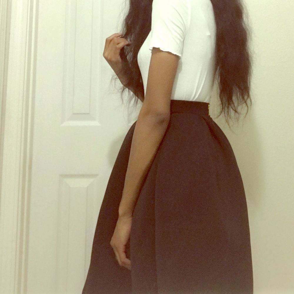 Pleated midi skirt